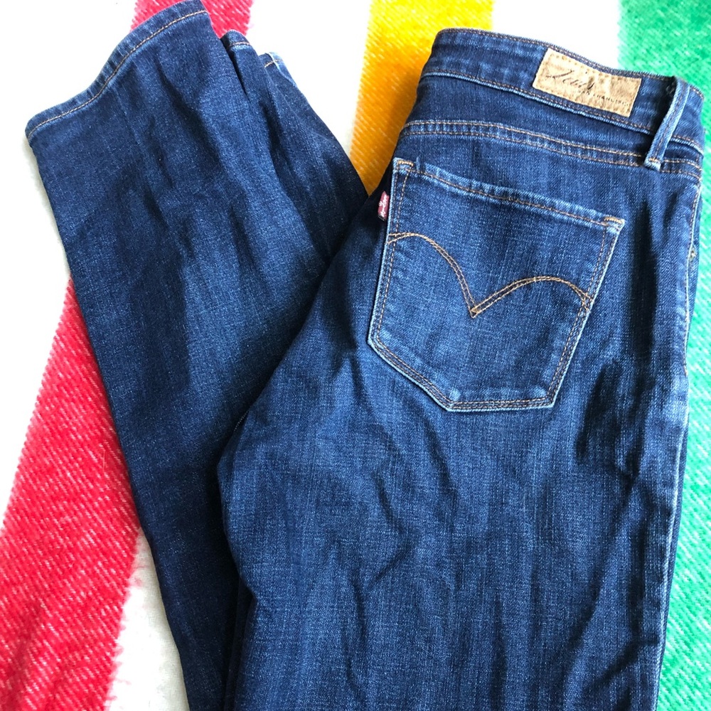 Sz 8 Levi’s classic curve